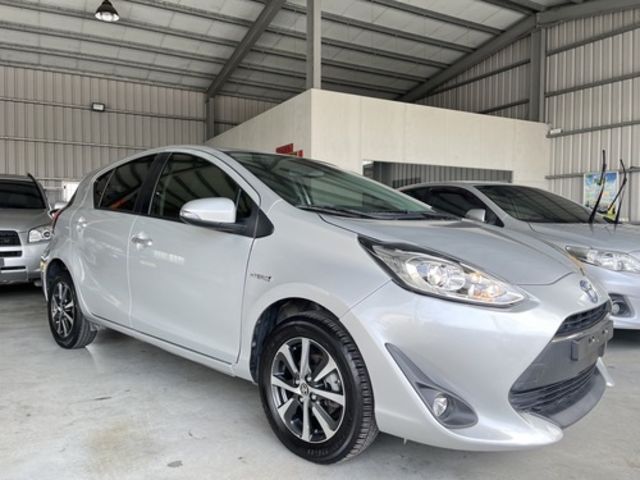 TOYOTA豐田 PRIUS C  第3張相片