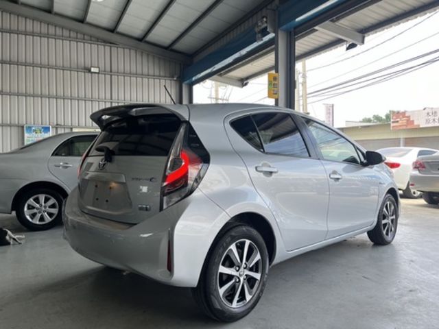 TOYOTA豐田 PRIUS C  第4張相片