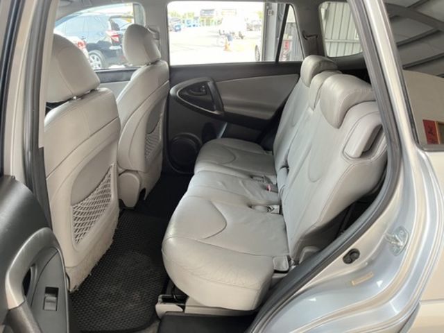 TOYOTA豐田 RAV4  第8張相片