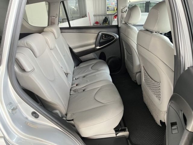TOYOTA豐田 RAV4  第10張相片