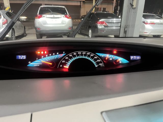 TOYOTA豐田 PREVIA  第12張相片