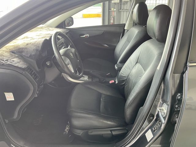 TOYOTA豐田 ALTIS  第7張相片