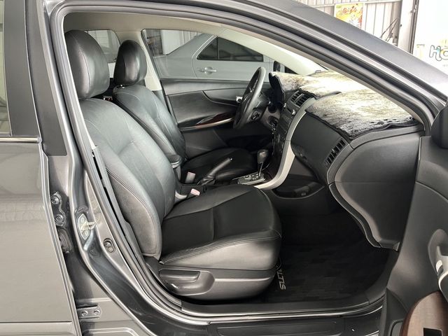 TOYOTA豐田 ALTIS  第9張相片