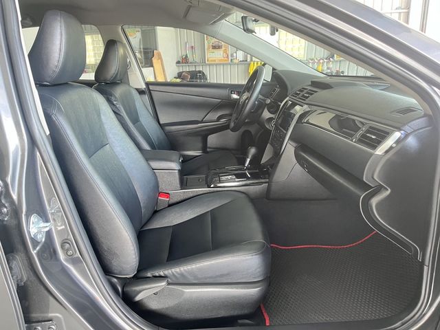 TOYOTA豐田 CAMRY  第9張相片