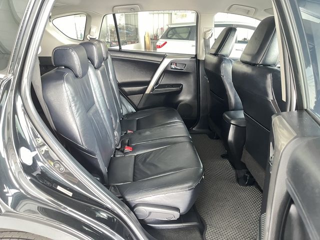 TOYOTA豐田 RAV4  第10張相片
