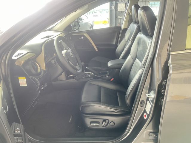 TOYOTA豐田 RAV4  第7張相片