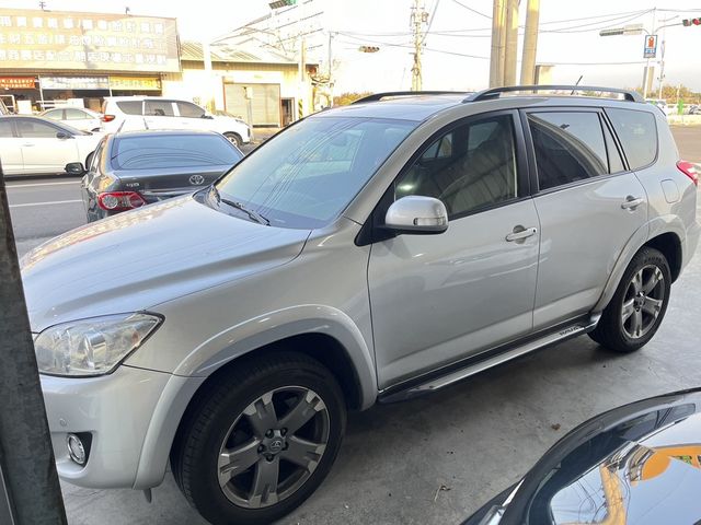 TOYOTA豐田 RAV4  第5張相片