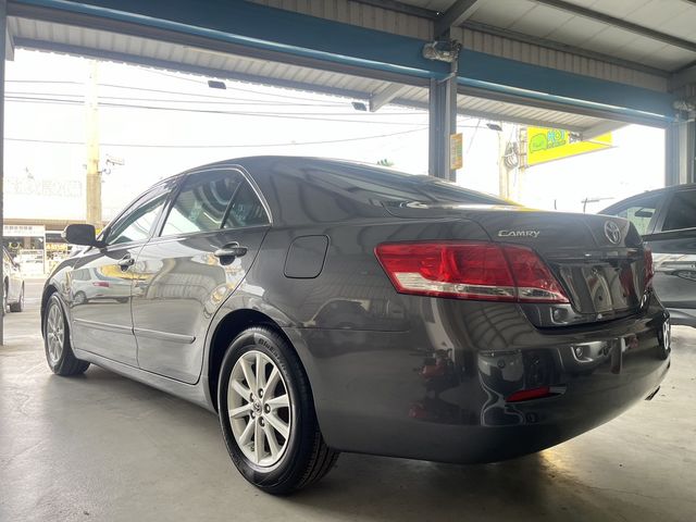 TOYOTA豐田 CAMRY  第2張相片