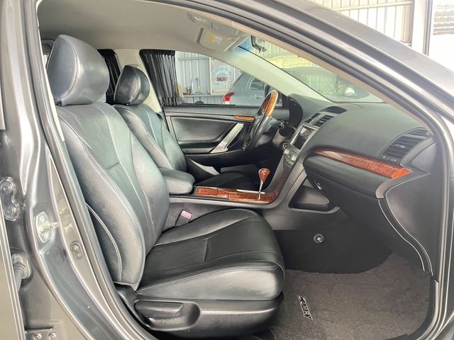 TOYOTA豐田 CAMRY  第9張相片