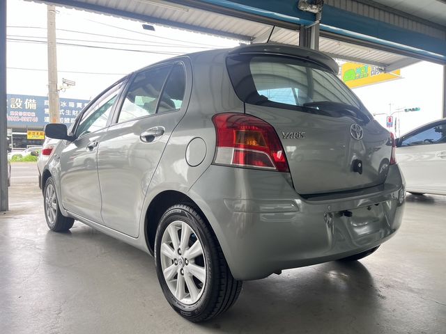 TOYOTA豐田 YARIS  第2張相片