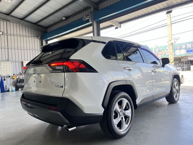 TOYOTA豐田 RAV4  第4張相片