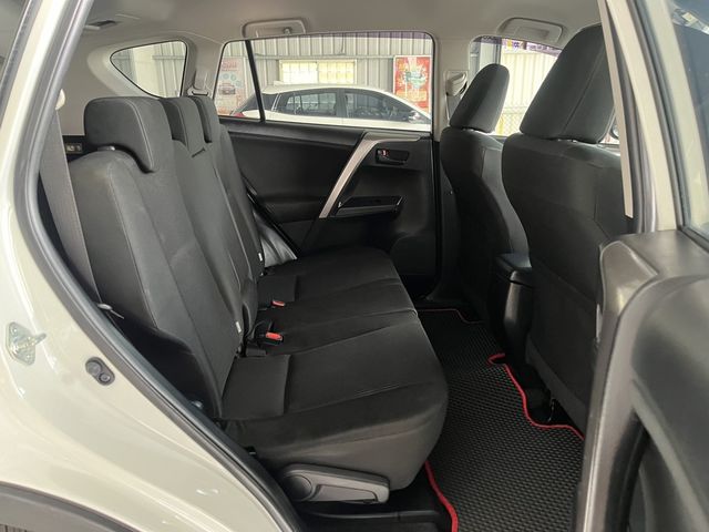 TOYOTA豐田 RAV4  第10張相片