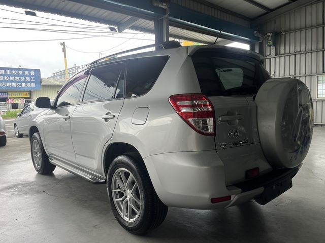 TOYOTA豐田 RAV4  第2張相片