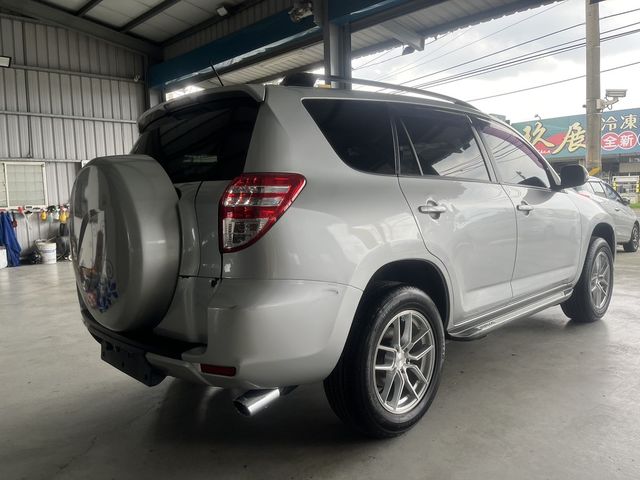TOYOTA豐田 RAV4  第4張相片