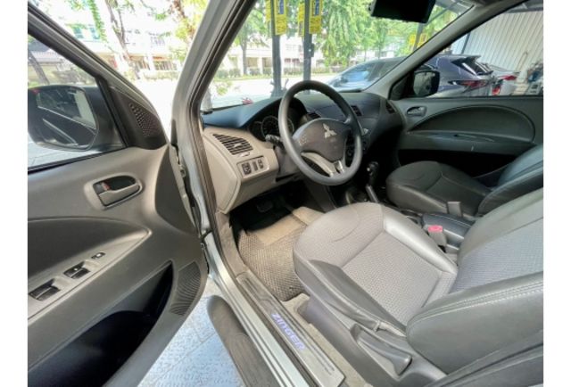 Mitsubishi ZINGER  第3張相片