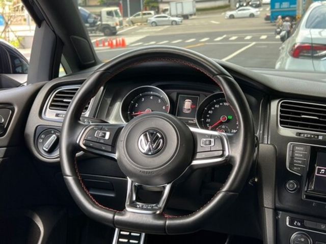 VOLKSWAGEN福斯 GOLF GTI  第9張相片