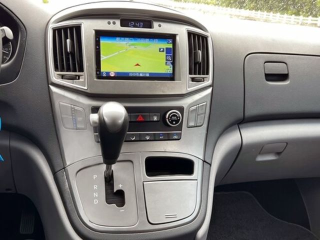 HYUNDAI現代 STAREX  第7張相片