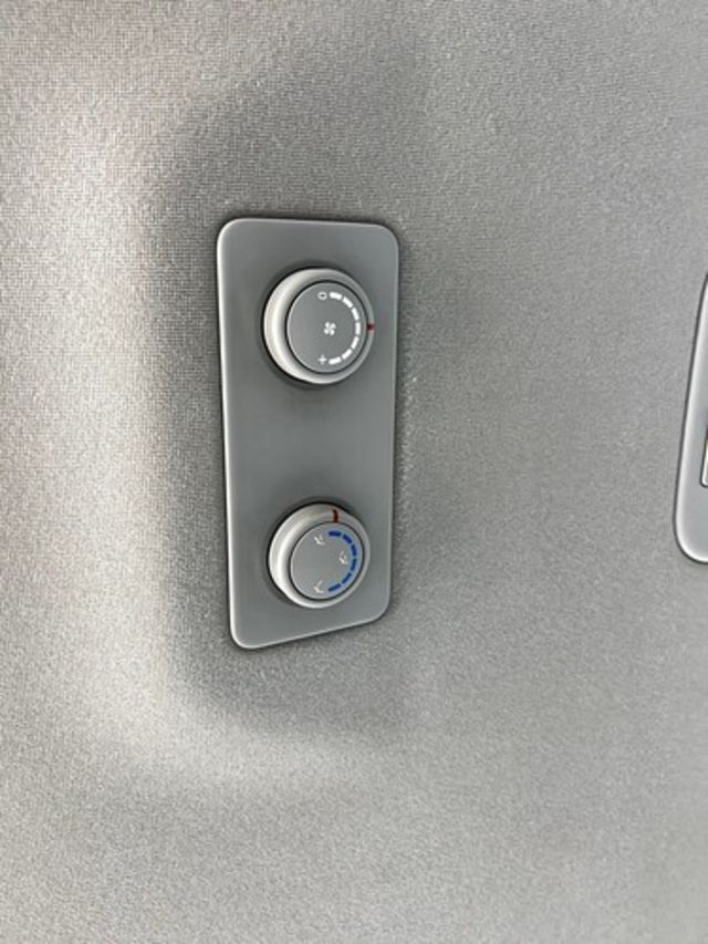 HYUNDAI現代 STAREX  第10張相片