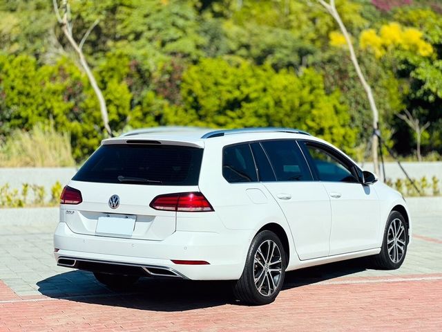 VOLKSWAGEN福斯 GOLF VARIANT  第3張相片