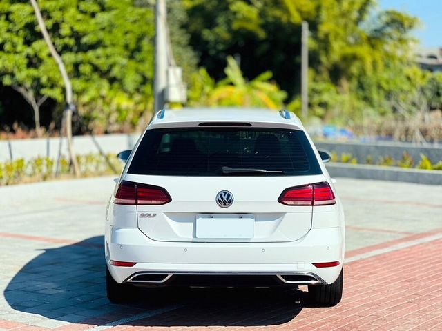 VOLKSWAGEN福斯 GOLF VARIANT  第4張相片