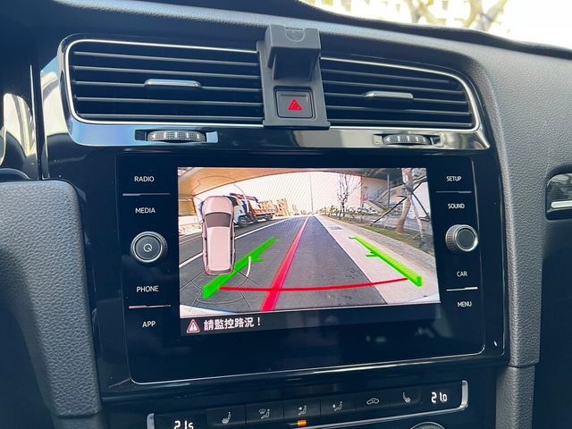 VOLKSWAGEN福斯 GOLF VARIANT  第9張相片