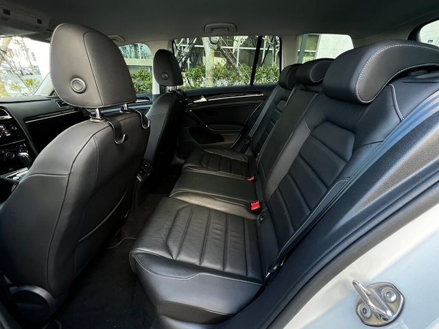 VOLKSWAGEN福斯 GOLF VARIANT  第14張相片
