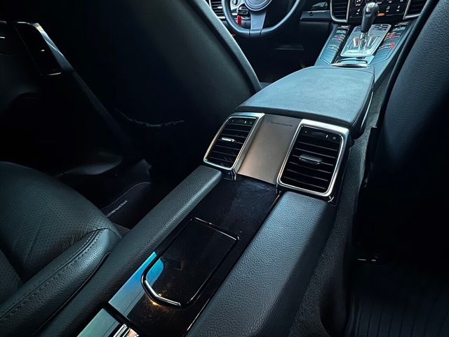 PORSCHE保時捷 PANAMERA  第14張相片