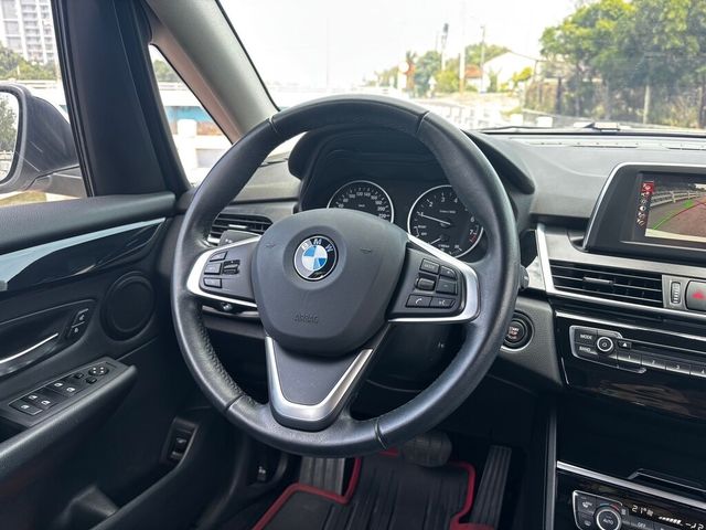 BMW寶馬 218I  第6張相片