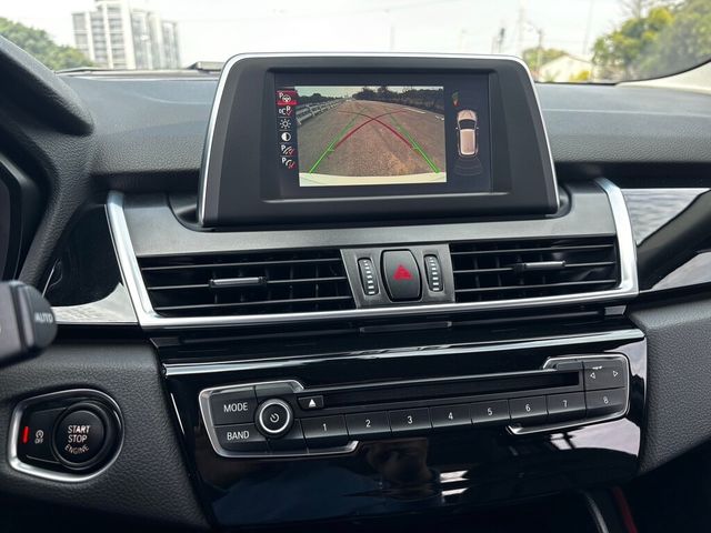 BMW寶馬 218I  第10張相片