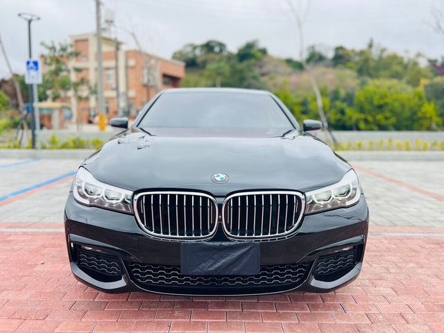 BMW寶馬 740LI  第2張相片