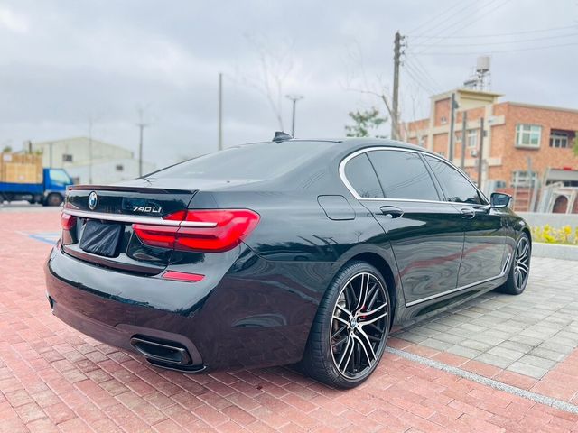 BMW寶馬 740LI  第4張相片