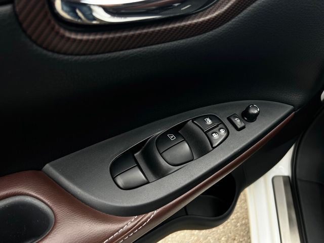 NISSAN日產 TIIDA  第19張相片