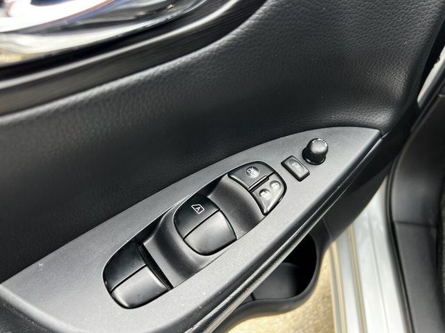 NISSAN日產 TIIDA  第13張相片