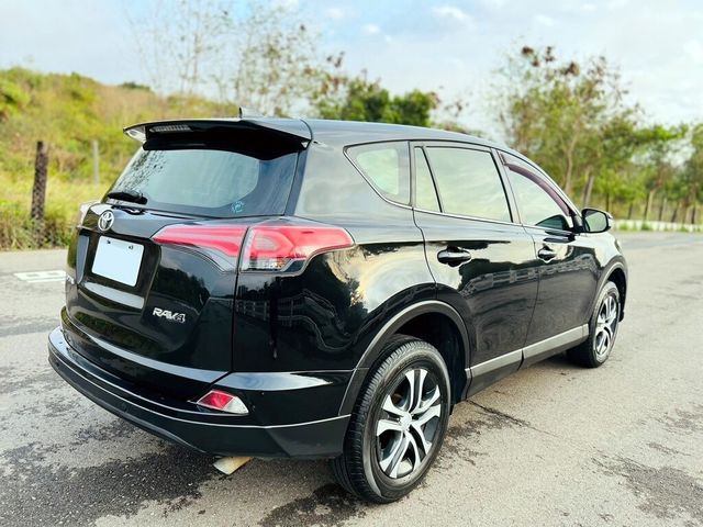TOYOTA豐田 RAV4  第7張相片