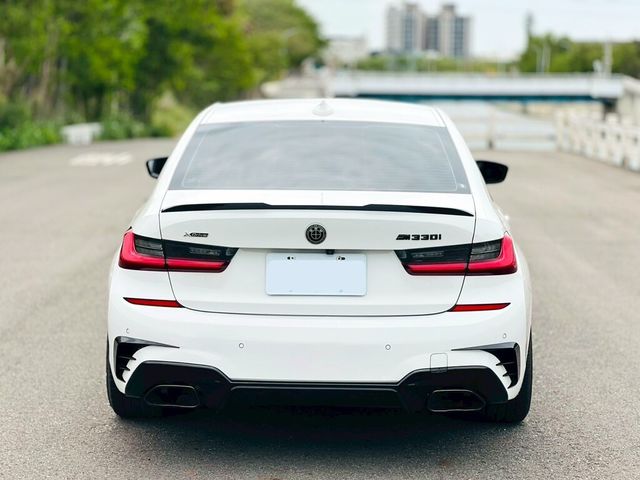 BMW寶馬 330I M SPORT  第3張相片