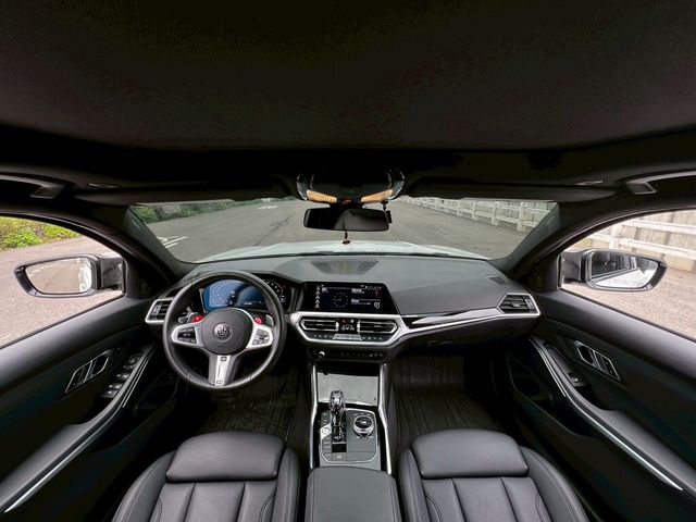 BMW寶馬 330I M SPORT  第8張相片