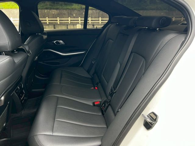 BMW寶馬 330I M SPORT  第15張相片