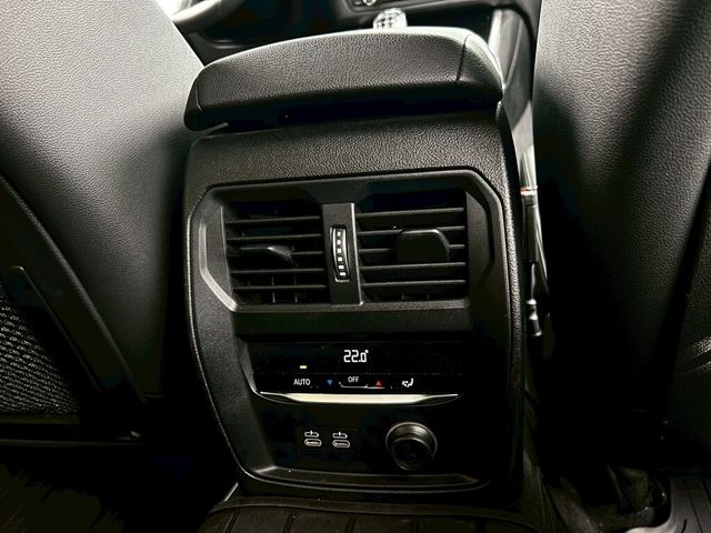 BMW寶馬 330I M SPORT  第16張相片