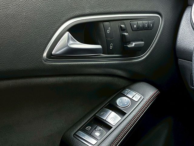M-BENZ賓士 CLA200  第8張相片
