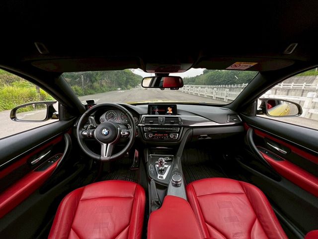 BMW寶馬 M4 COUPE  第8張相片
