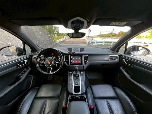 PORSCHE保時捷 MACAN  第7張相片