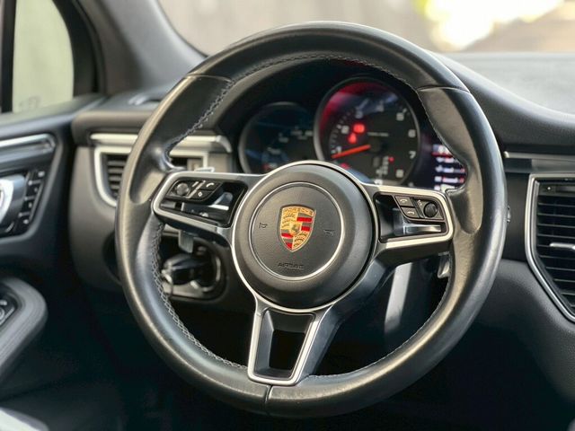 PORSCHE保時捷 MACAN  第9張相片