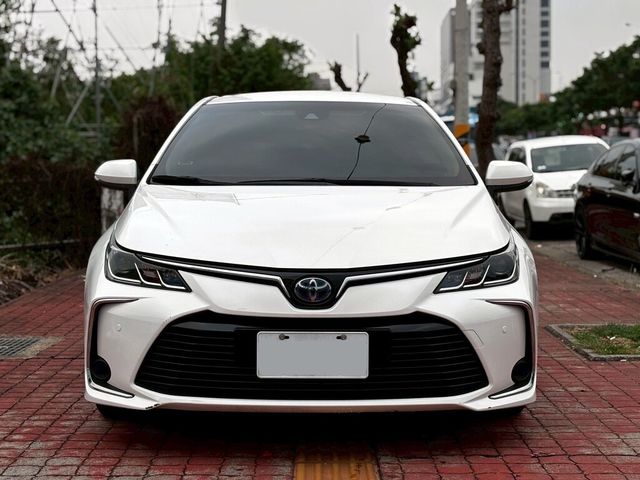 TOYOTA豐田 COROLLA ALTIS HYBRID  第2張相片