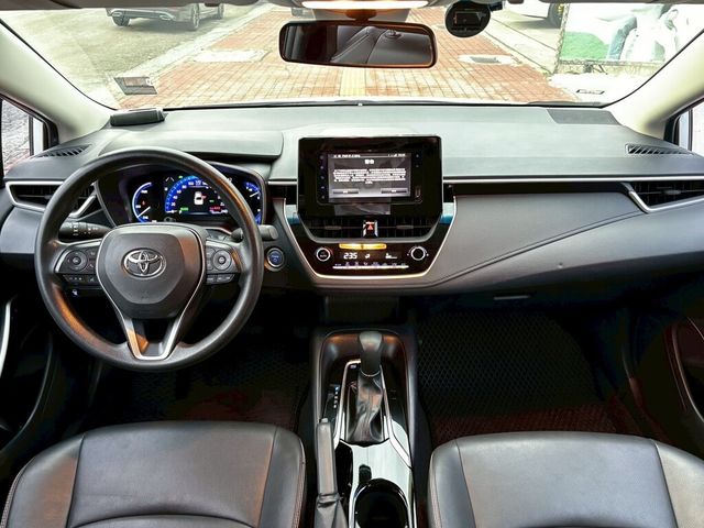 TOYOTA豐田 COROLLA ALTIS HYBRID  第6張相片