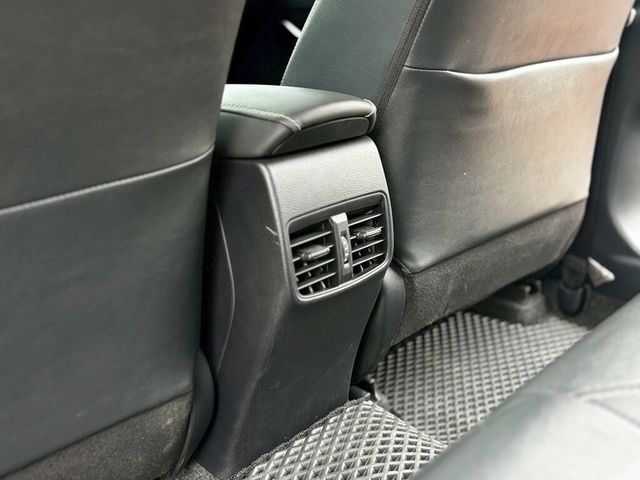 TOYOTA豐田 COROLLA ALTIS HYBRID  第15張相片