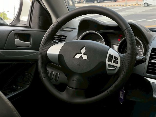 MITSUBISHI三菱 LANCER IO  第6張相片