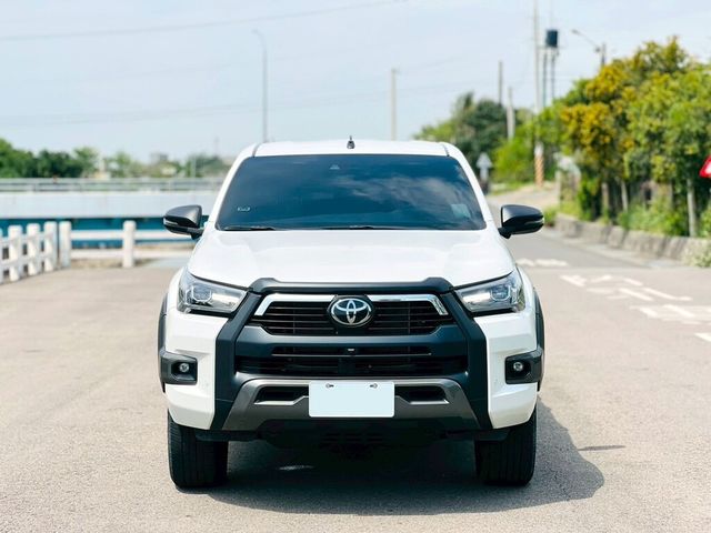 TOYOTA豐田 HILUX  第2張相片