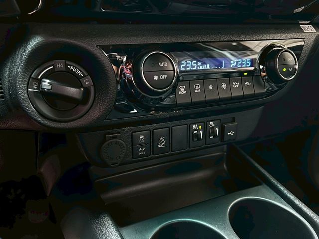 TOYOTA豐田 HILUX  第17張相片
