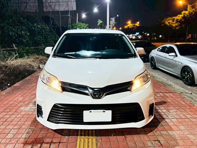 TOYOTA豐田 SIENNA  第2張相片