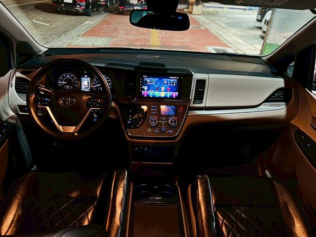 TOYOTA豐田 SIENNA  第5張相片